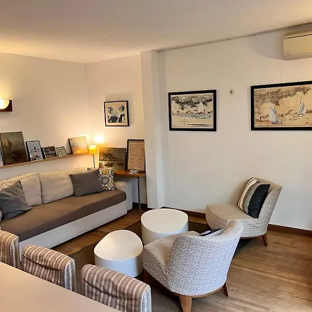 Un Patio A Apartment *